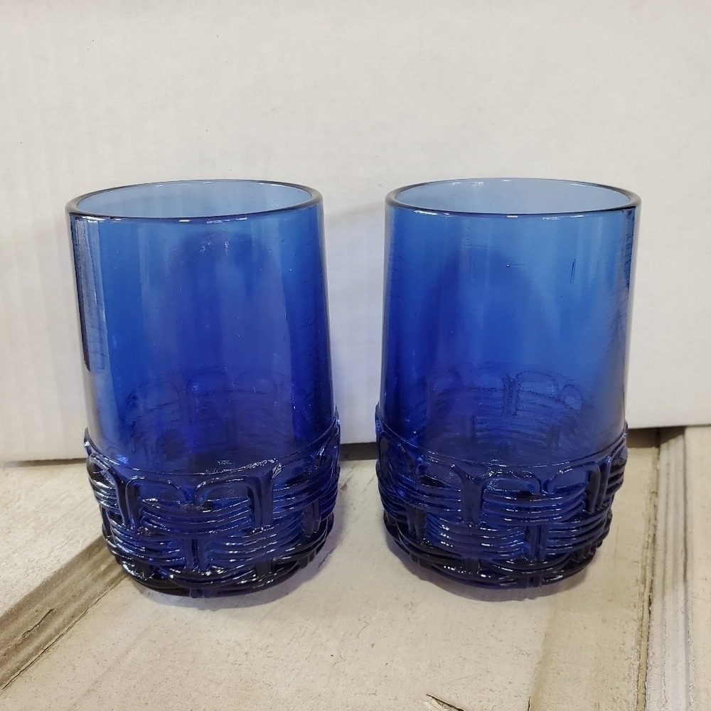 Vintage LE Smith basket weave pattern thick cobalt blue heavy glasses set of 2